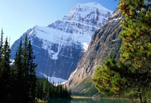 “打卡”亚冬专线（走向亚冬会）人民日报.